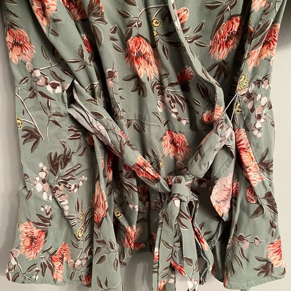 LOFT Women’s Blue Floral Tie Blouse - Picture 6 of 6